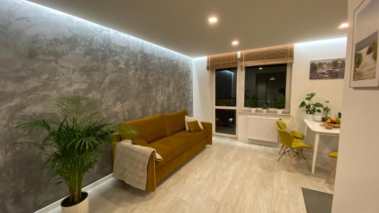 Nad Jeziorem Apartment *